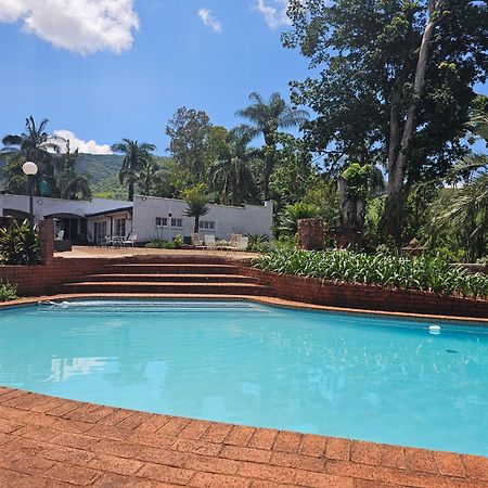 Pecan Farm Guesthouse Louis Trichardt Esterno foto