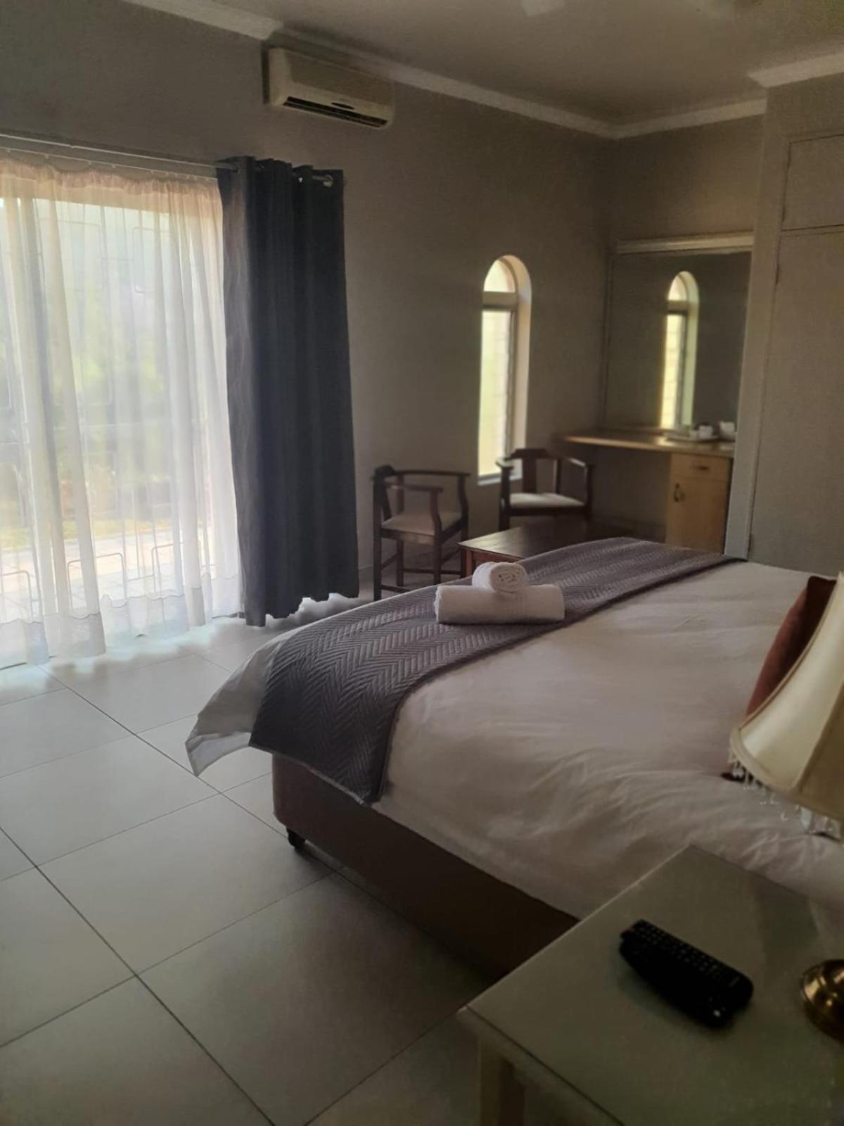 Pecan Farm Guesthouse Louis Trichardt Esterno foto