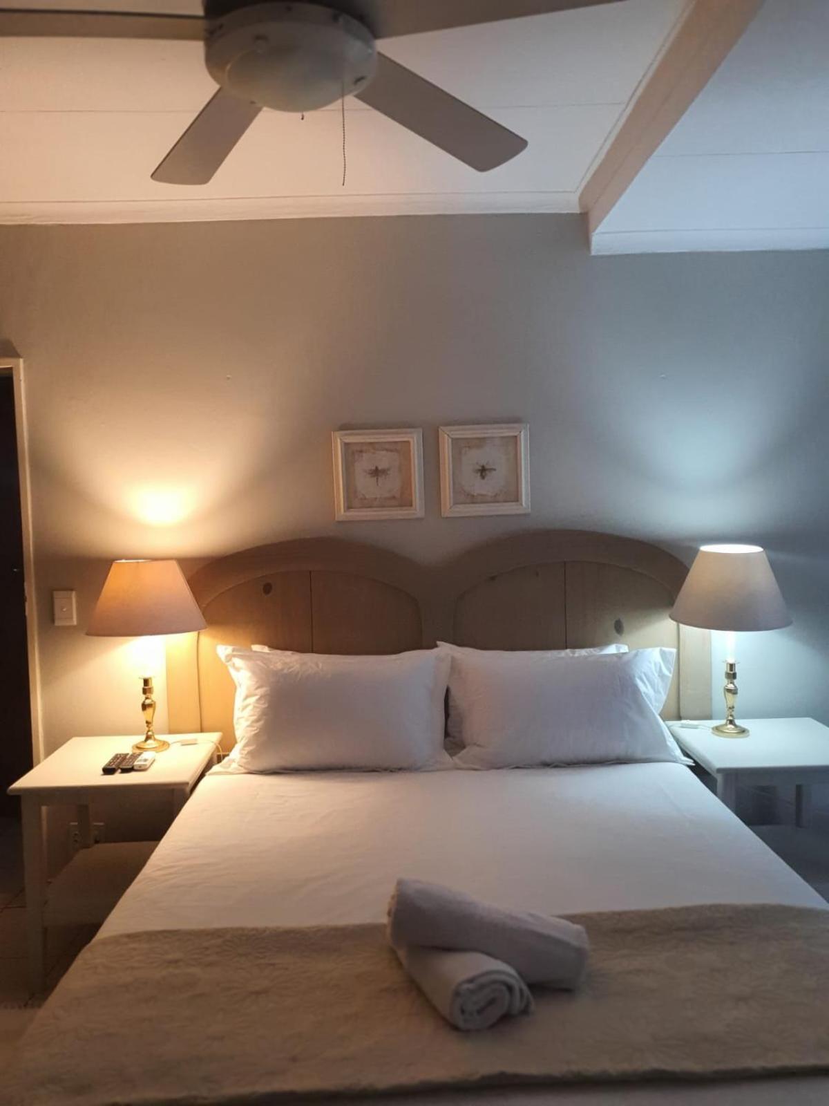 Pecan Farm Guesthouse Louis Trichardt Esterno foto