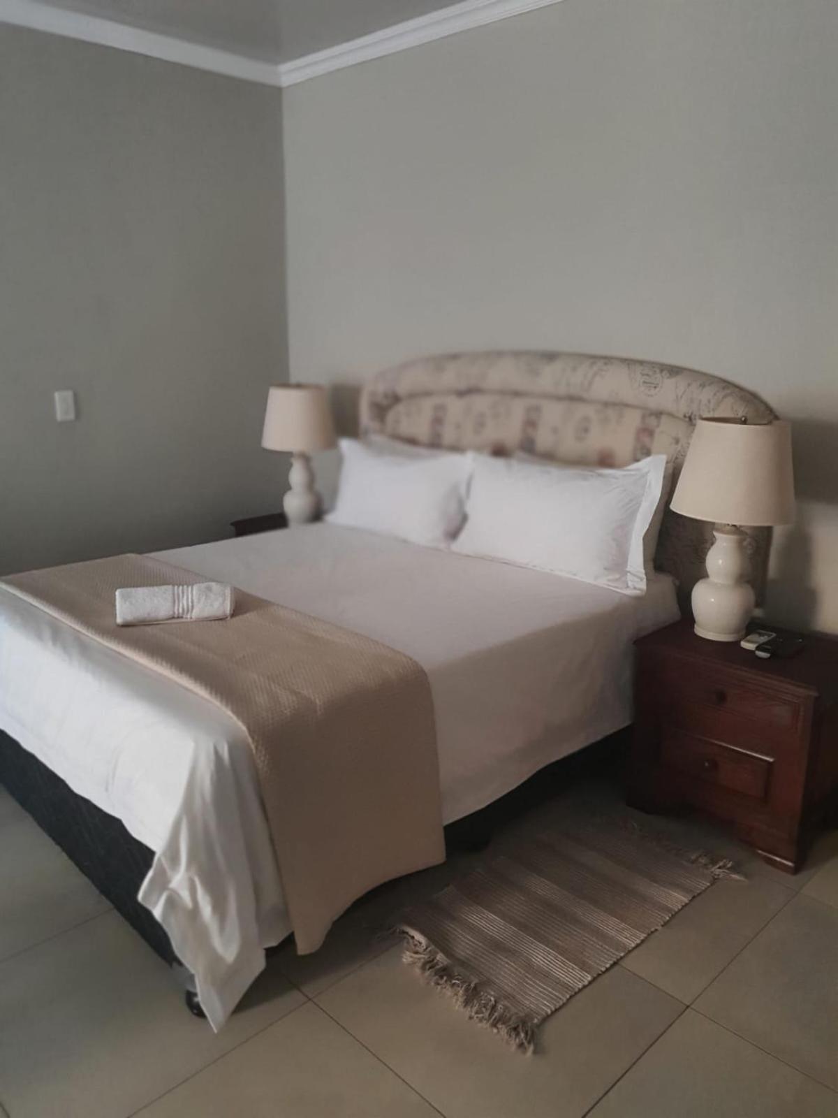 Pecan Farm Guesthouse Louis Trichardt Esterno foto