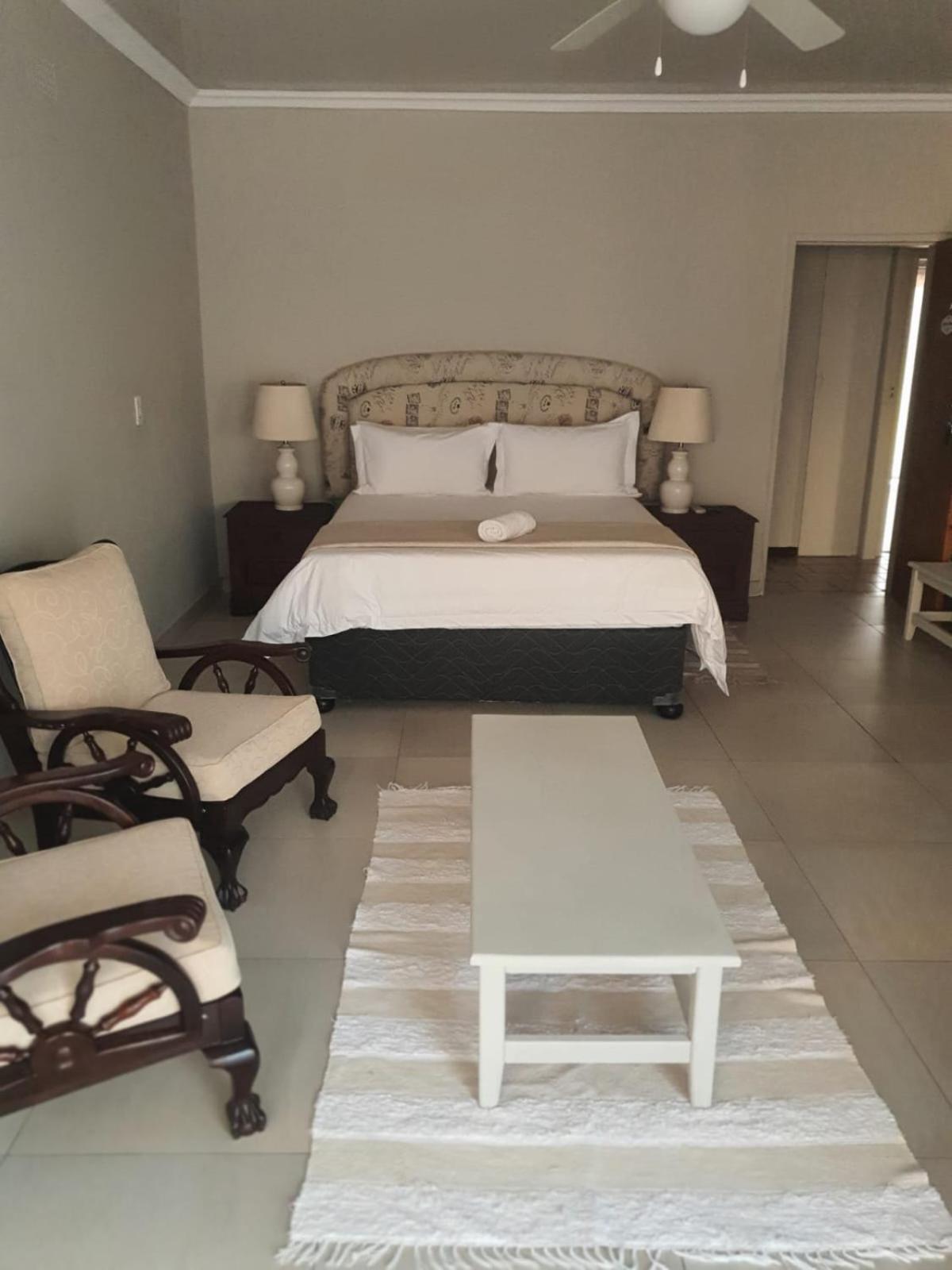 Pecan Farm Guesthouse Louis Trichardt Esterno foto