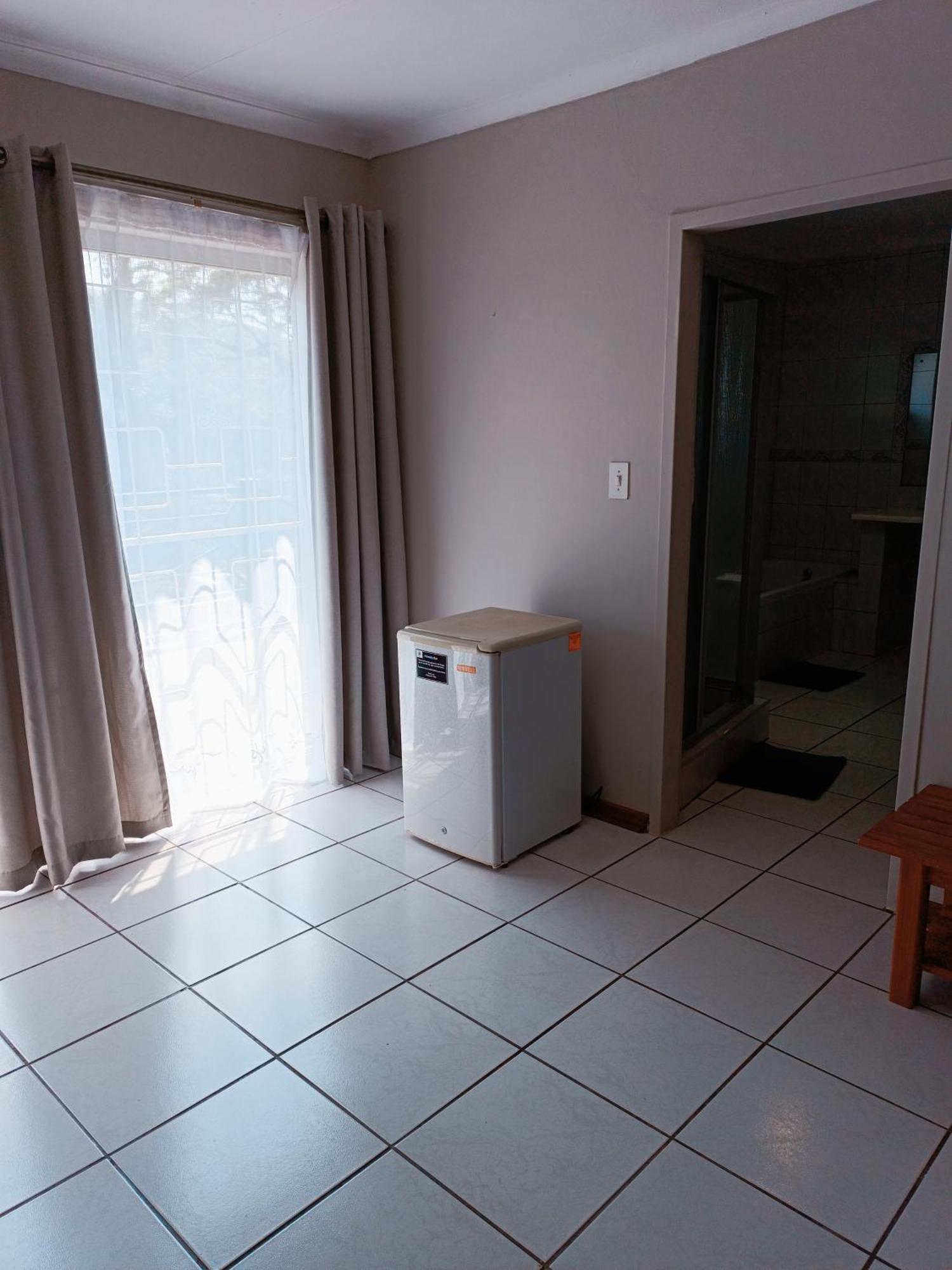 Pecan Farm Guesthouse Louis Trichardt Esterno foto