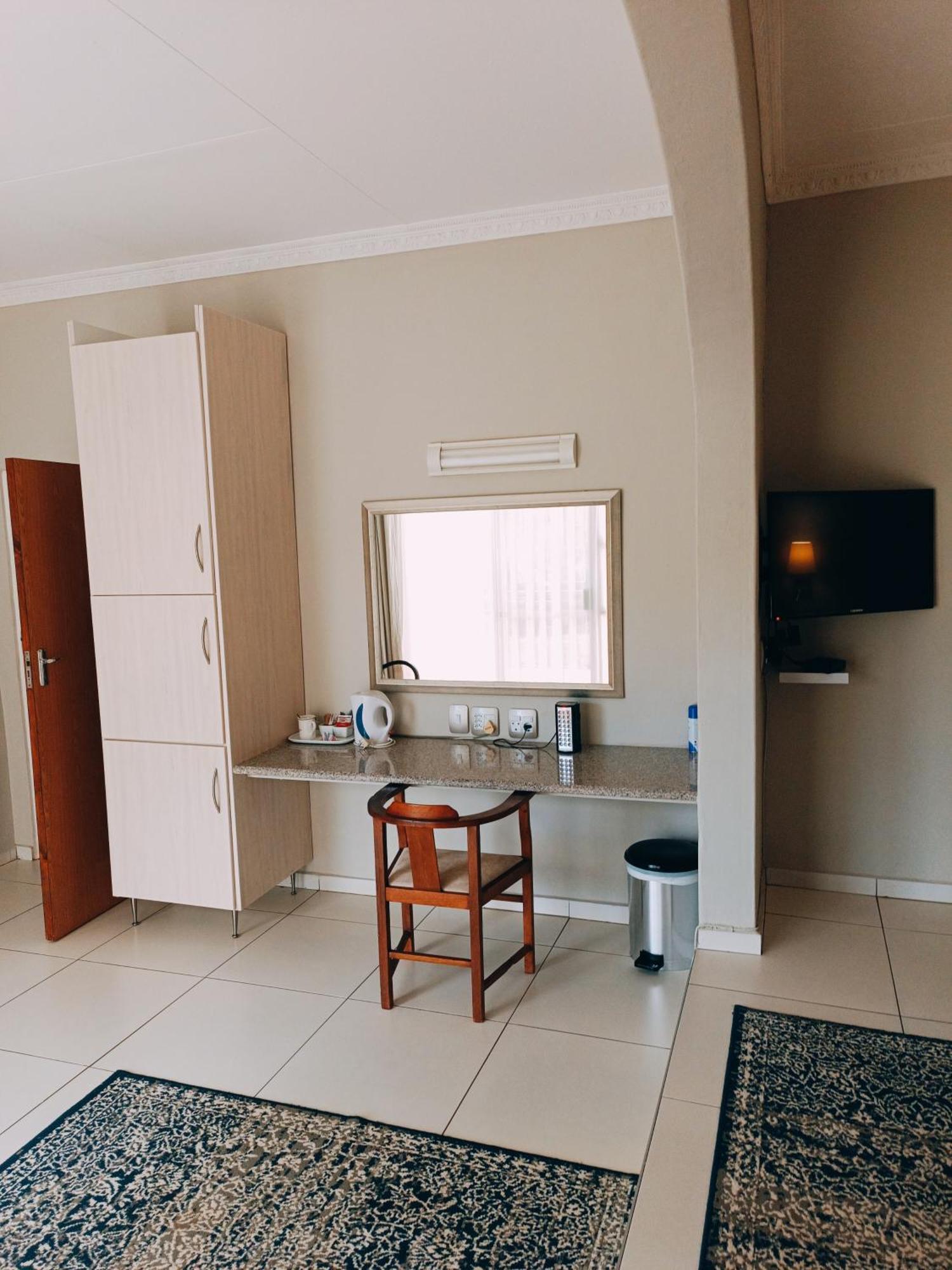 Pecan Farm Guesthouse Louis Trichardt Esterno foto