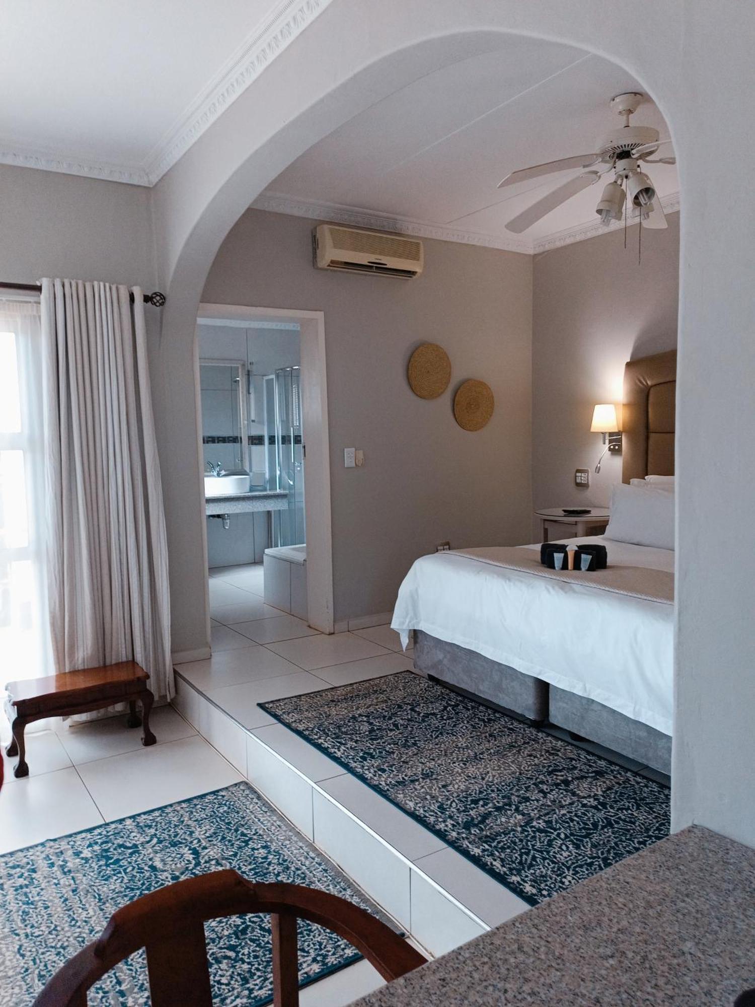 Pecan Farm Guesthouse Louis Trichardt Esterno foto