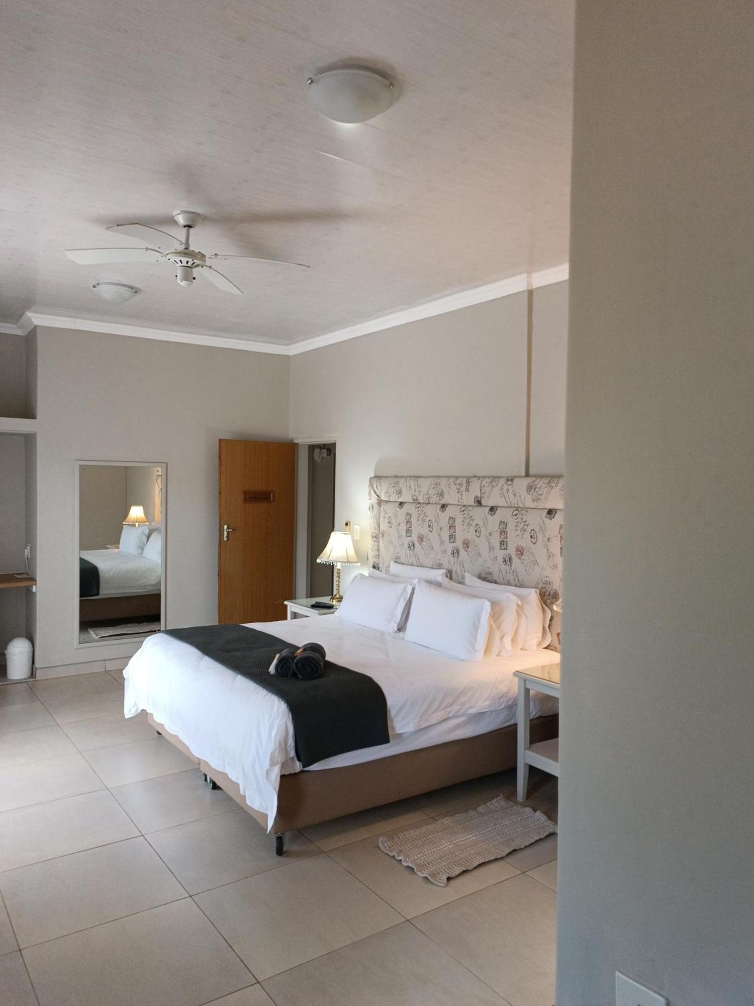Pecan Farm Guesthouse Louis Trichardt Esterno foto