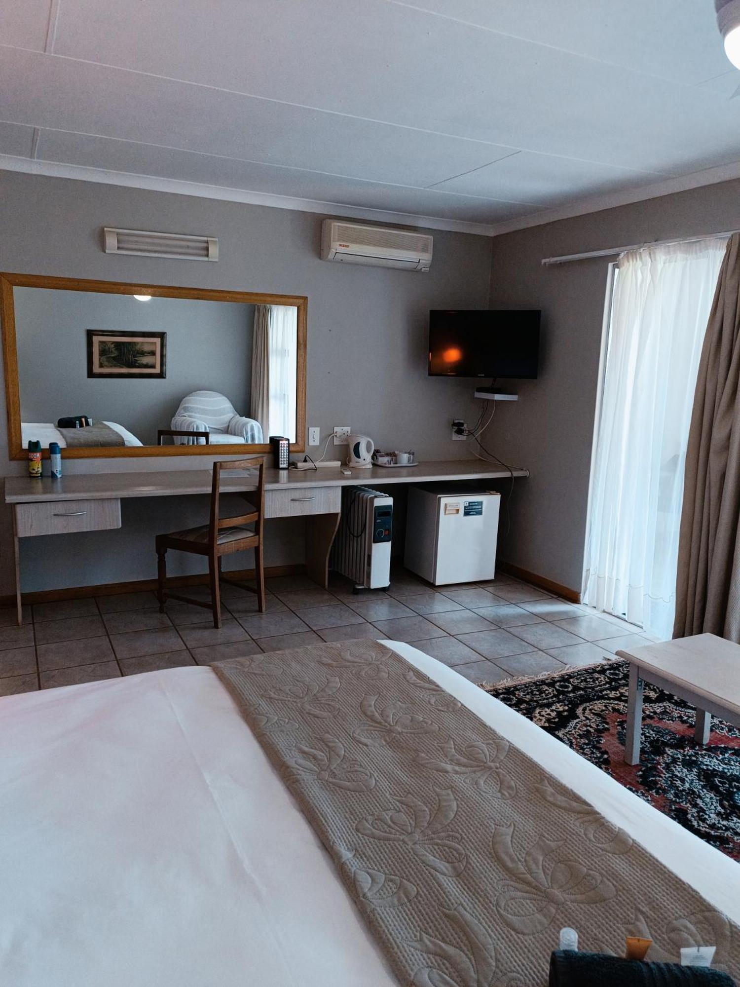 Pecan Farm Guesthouse Louis Trichardt Esterno foto